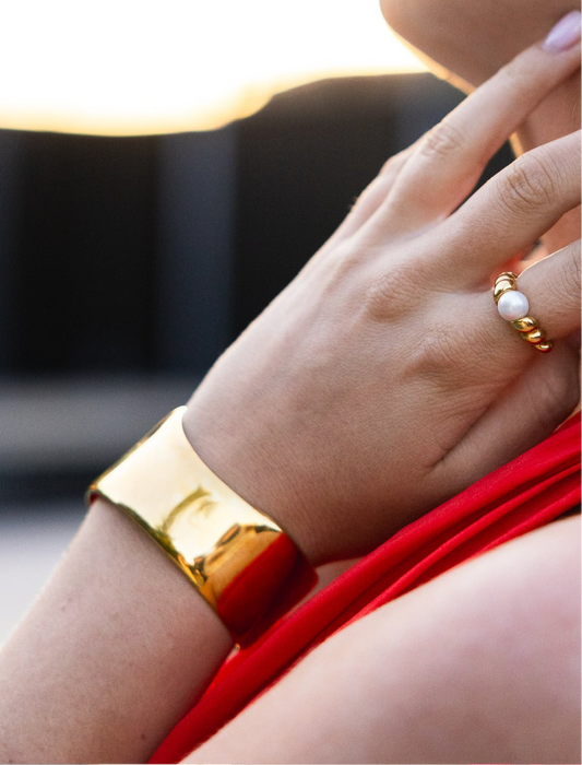 Chic Statement Bangle