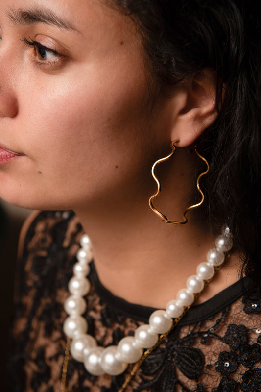 Elegance Wave Hoops