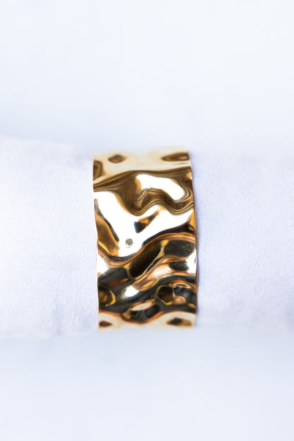 Elegant Glory Bangle